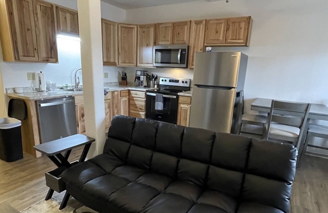 Paradise in Downtown - Downstairs Duplex - Newly Renovated Mountain House.