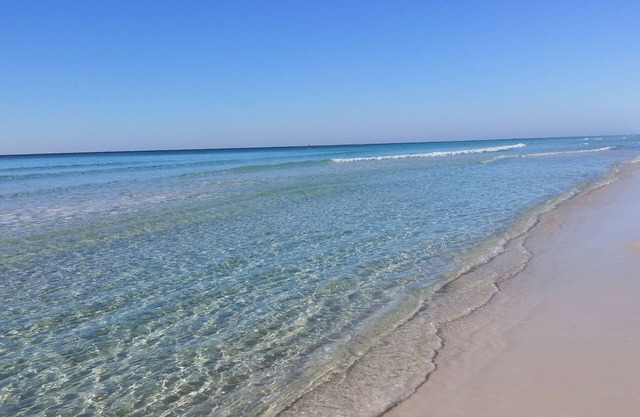 Paradis sur la plage avec une eau cristalline et un complexe face au golfe - 2 BR Suites