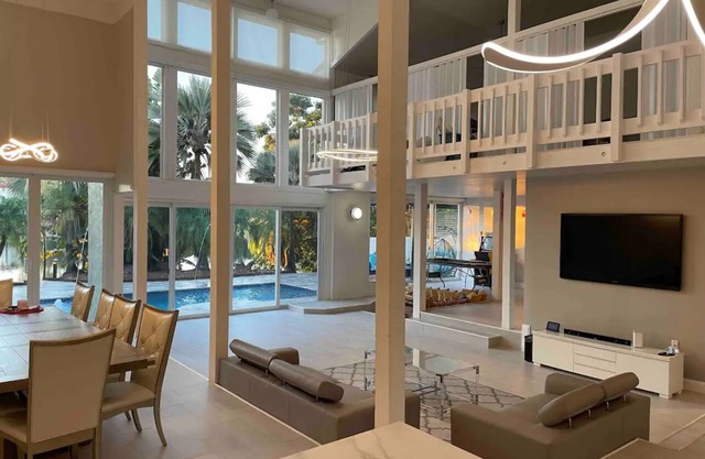 Paradise On The Lake 15-20mins from the beaches & FLL airport