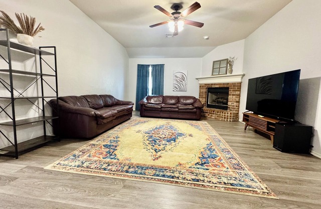 Clean, Cozy 2 BR 2 Bath Home - Conveniently Located and Perfect for Your Stay