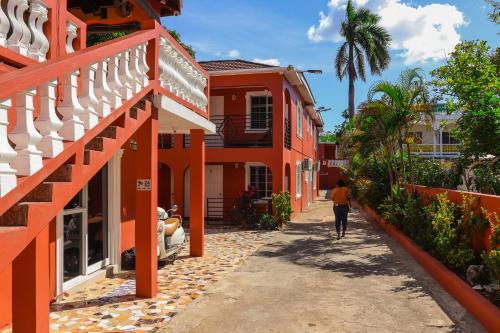 Paradise On The Rocks Hotel