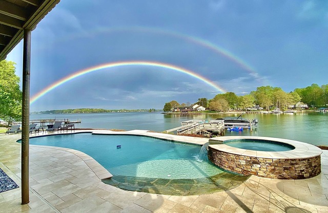 Paradise Point , Surrounded by water !!!
