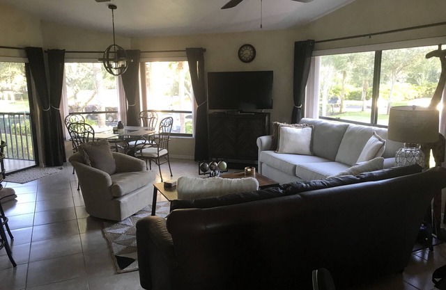 Le paradis parlé au prestigieux Eagle Creek Golf and Country Club!