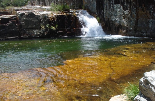 CS DANS LA PISCINE NATURELLE CRISTALLINE PARTICULIER LANCHA CANYOS