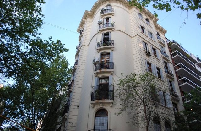 Paris à Buenos Aires: Appartement de luxe de 2 chambres au coeur de Recoleta
