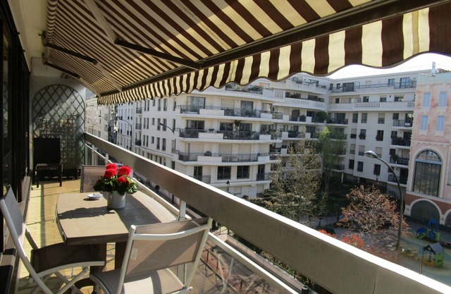 Paris-Levallois grand appartement 4*: 2 chamb. asc, parking privé près metro/bus