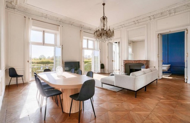 Paris ❤️Stunning View❤️ Tuileries Garden and Louvre Apt ❤️4 Bdr 8/10P
