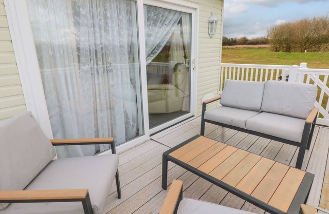 PARK LANE, pet friendly, with a garden in Kilgetty