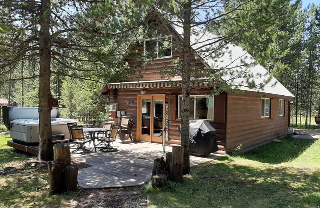 Cabine de l'oncle Tom, 5 lits, à 30 miles de Yellowstone,