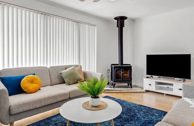 Park View - 4 Bedroom, 2 Bath, pool