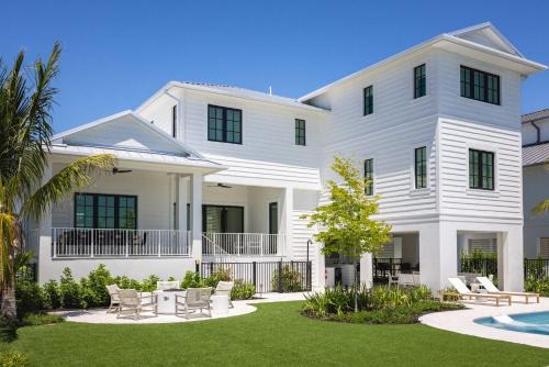 Parking Pool & Dock - Shellstone House