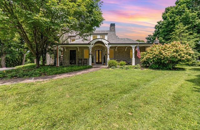 Parklike Historic Estate au cœur de Louisville avec piscine et jardins