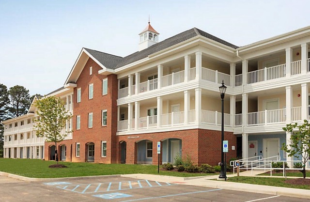 Parkside Williamsburg Resort, 2br deluxe villa, free WiFi and parking