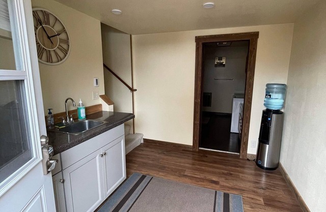 ParkWay Yellowstone Guest House Apartment #5
