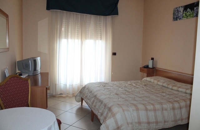 CHAMBRE PARTENIO - ROYAL HOTEL