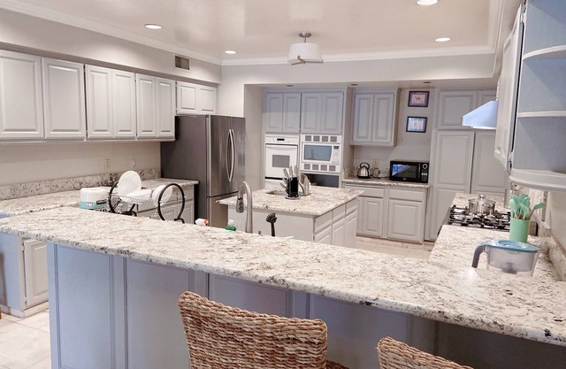 Pasadena 6+1 bedrooms max 10 people 4 cars