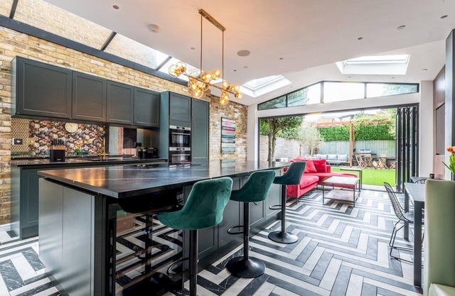 Pass the Keys | Gorgeous 4 bedroom with parking, Kingston, London