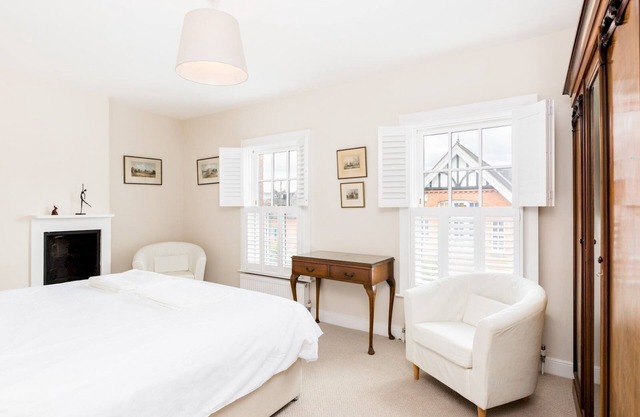 Pass the Keys | Stratford-upon-Avon Old Town, 3 Bed with Parking