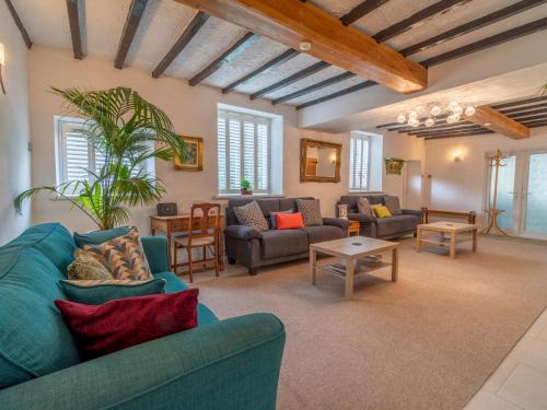 Pass The Keys Amazing Guest Cottage in Nottingham with Parking!