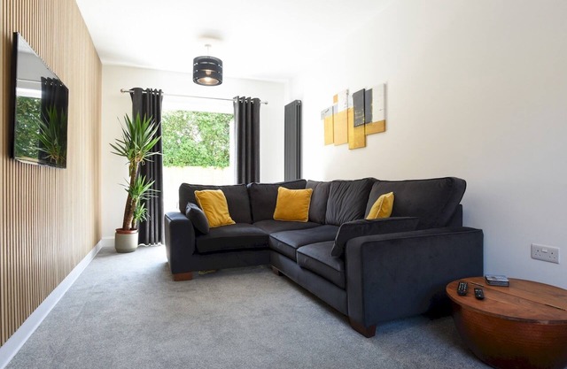 Pass the Keys | Beautiful Family Home Sleeps 6