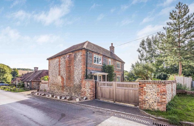 Pass the Keys Beautiful Cottage In South Downs