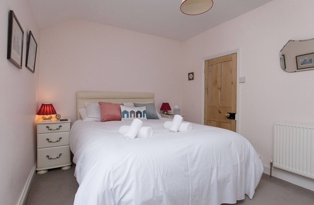 Pass the Keys | Comfortable Stone Built Cottage in Menai Bridge