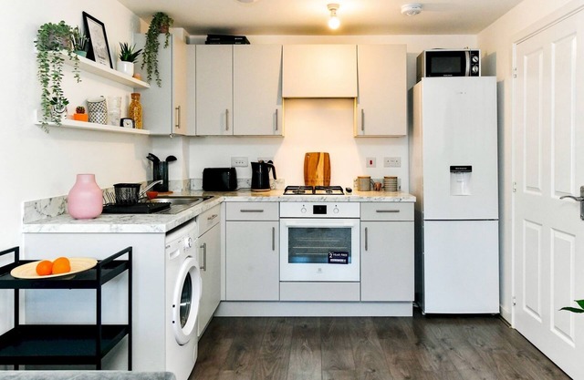 Pass the Keys | Cosy 2 Bedroom Apartment in Barry with Parking