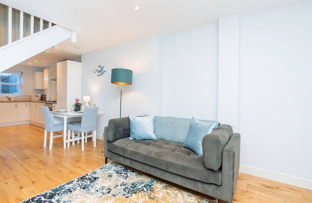 Pass the Keys | Delightful retreat in Larkhall with free parking