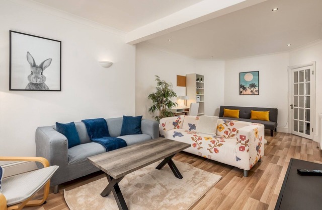 Pass the Keys | Family Friendly 3 Bed Home In Pinner Pets Welcome