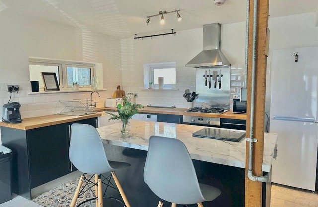 Pass the Keys | Family home walking distance to beach/Pet friendly