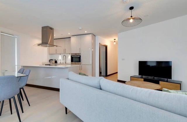 Pass the Keys | Flat 204 Station Square · Ultra Modern Flat next to Cambridge Station