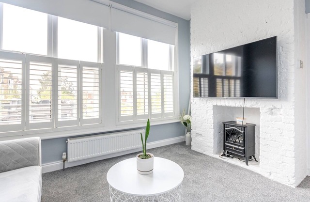 Pass the Keys | Comfortable flat opposite sea