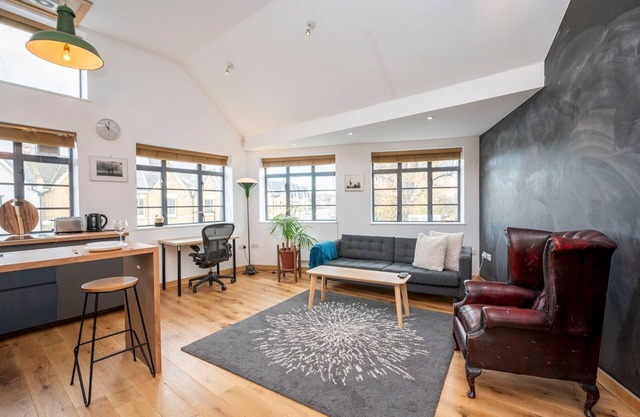 Pass the Keys | London Peckham 1 Bed Flat free on street parking