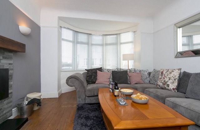 Pass the Keys | Spacious Property Near to Marina