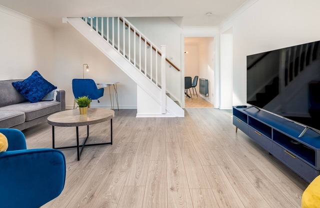 Pass the Keys | Stylish 4 Bedroom Home with Parking in Borehamwood