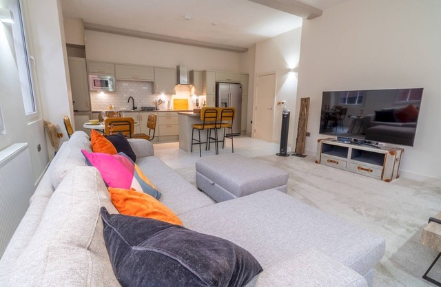 Pass the Keys | Stylish 2-Bed Apartment in Nottingham’s Heart & Soul