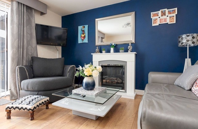 Pass the Keys | Two Bed House, Garden Bar, Parking, Bootle