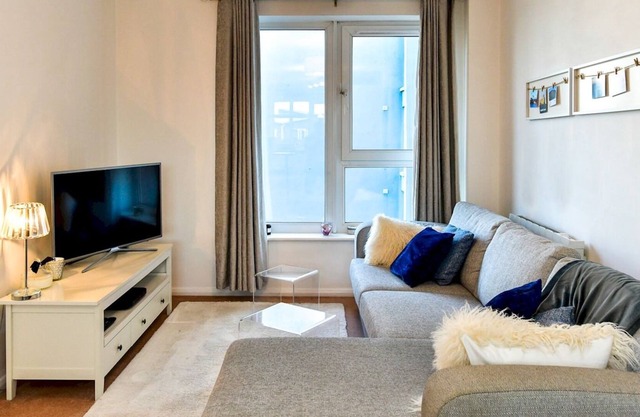 Pass the Keys | Waterfront 2 Bedroom Apartment