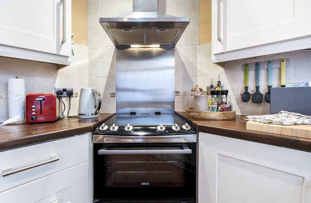 Pass the Keys | Wonderful 3BR Townhouse Top Location Cafes
