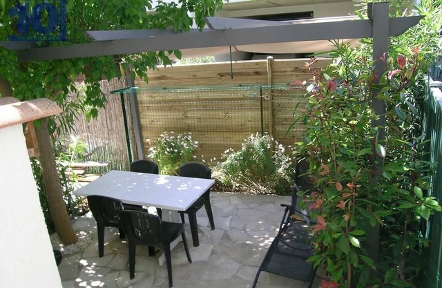 Pavillon 300m Plage avec Piscine et Parking, Climatisation