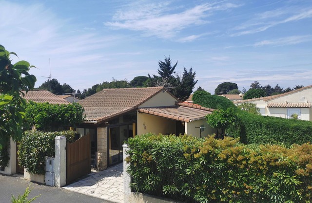Pavillon 3ch dans résidence sécurisée avec piscines, tennis et proche des plages
