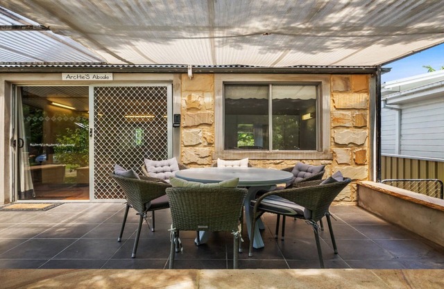 50mtrs to Boathouse and wharf/ pet friendly