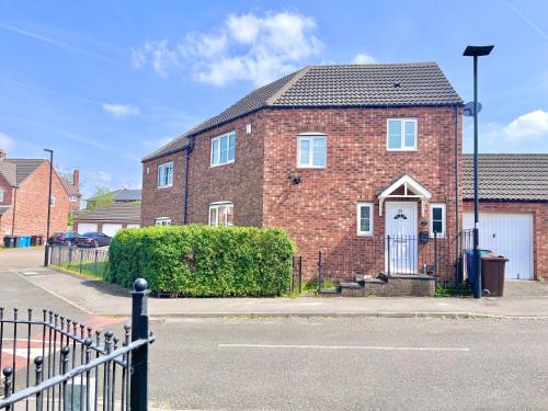 Payler House Sheffield-WiFi -Large Parking Space-cozy 4 bedrooms