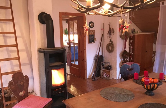 Dans l'Allgäu: appartement rustique et romantique pour 2-4 (7) personnes avec poêle à bois et WiFi