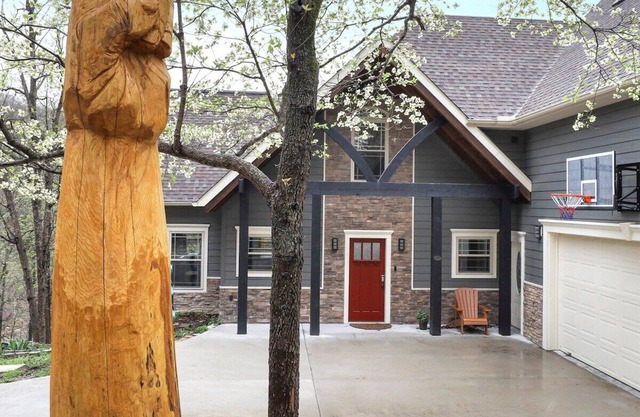 Peace of the Shore - On Beaver Lake - Sleeps 18