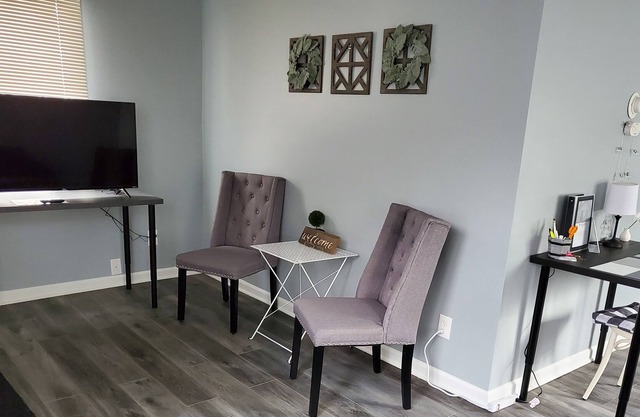 Newly Renovated 2 Bedroom Residence - Ypsi/AnnArbor
