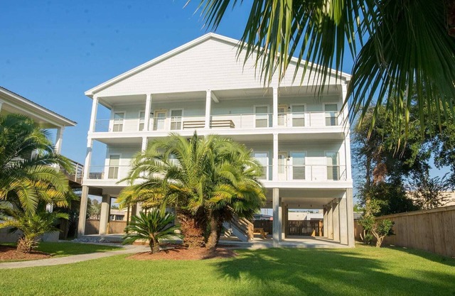 Peaceful 3BR 2BA Home / 4 TVs / Full Kitchen / W&D
