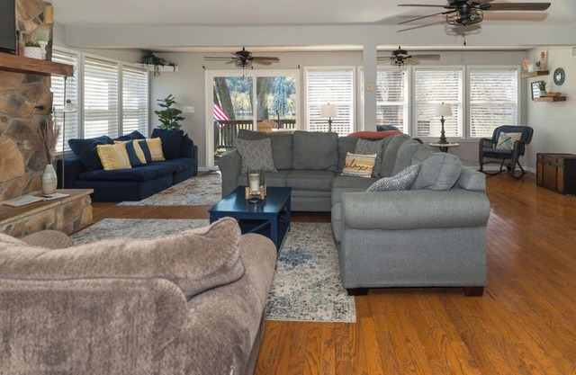 Peaceful 3BR Riverfront - Hot Tub, River Access, Views, Pet Friendly w/ Fee