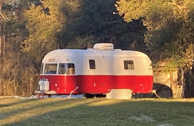 Peaceful Airstream Fast WiFi Low Pet and Clean FirePit Star Gazing Convenient