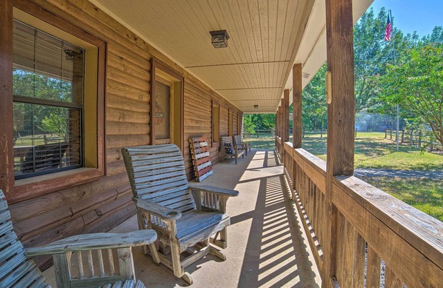 NEW! Peaceful Alabama Cabin on Secluded Acreage!